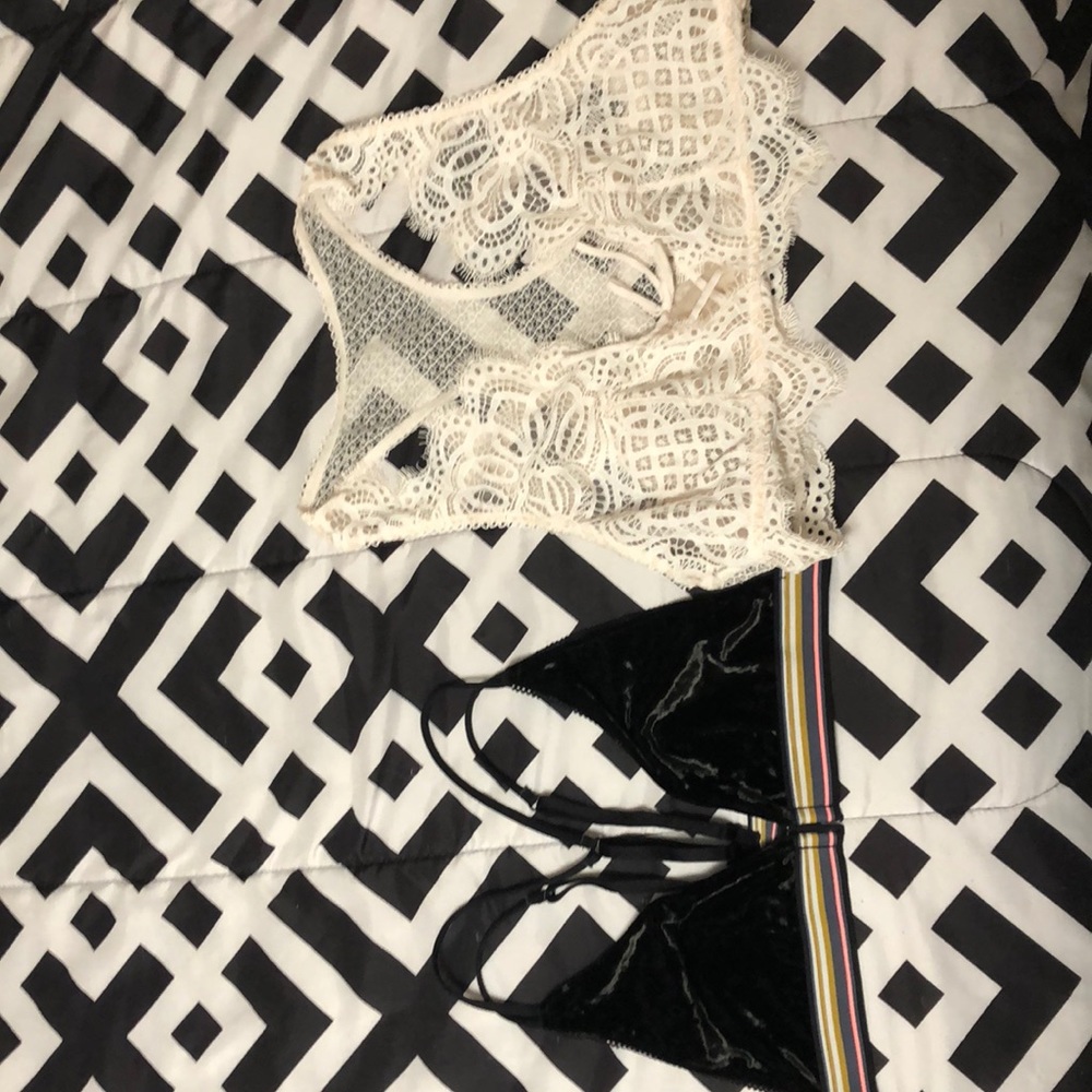 Victoria’s Secret bralettes 🖤